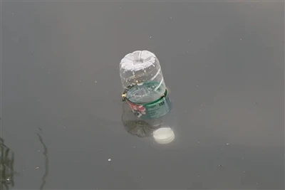 Ražojot 20000 plastmasas pudeles sekundē, atstājot mantojumu vidē 450 gadus!